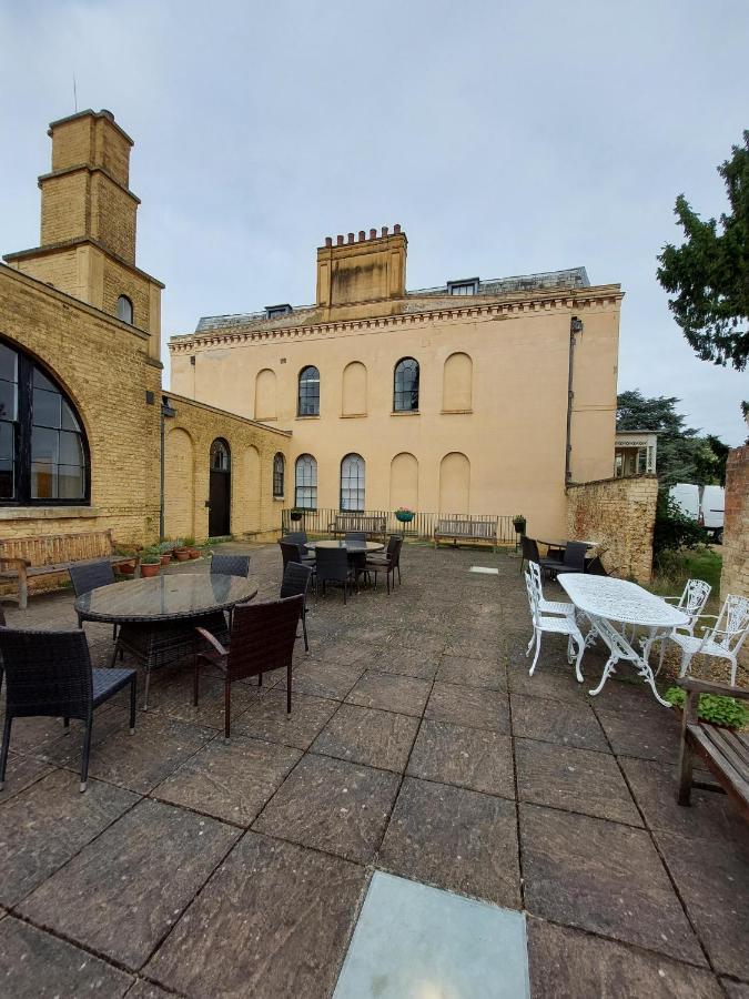 Beautiful 4 Bed House - Bedford Countryside Villa Sandy Eksteriør bilde